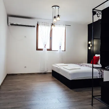 брик Guest house *